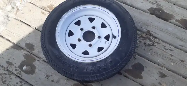 Trailer wheel in Travel Trailers & Campers in Whitehorse - Image 2