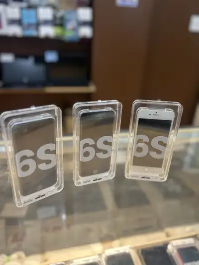 APPLE IPHONE 6S PHONES FOR SALE. IOS 15 MOST APPS ARE COMPATIBLE CALL OR VISIT ‘DJANGOS’ 306-979-560...