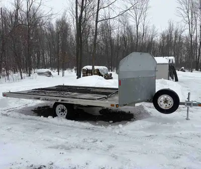 8.5x12 foot deck Plenty of room for two long tracks Under storage ramp for rear loading Two panels a...