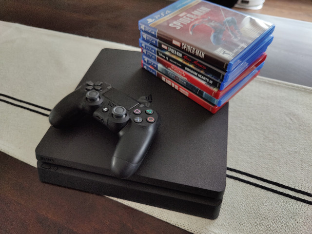 PS4 Slim 500Gb w/ Games dans Sony PlayStation 4  à Longueuil/Rive Sud