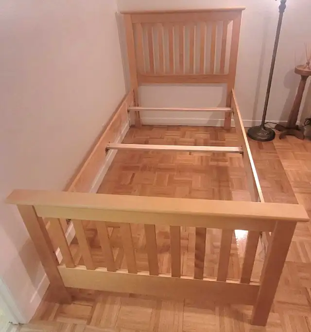 set de chambre lit simple, table chevet, matelas Sealy Posturepe in Other in Granby - Image 4