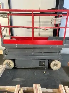 Barely used Skyjack scissor lift for 6000$ OBO. Available for pickup or delivery. Please contact 204...