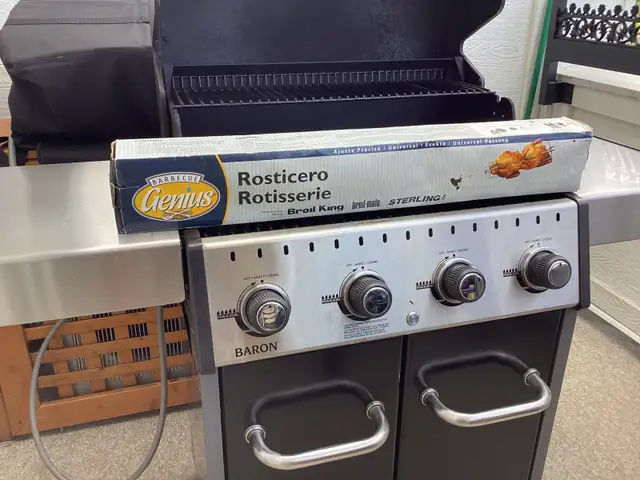 Natural gas BarBQue. Broil King Baron63234525901571121