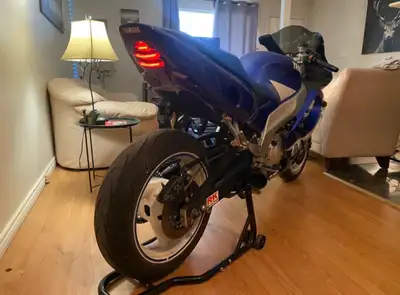 2004 Yamaha YZF-600R Modifications. tail tidy integrated tail light and turn signals Rear grab handl...