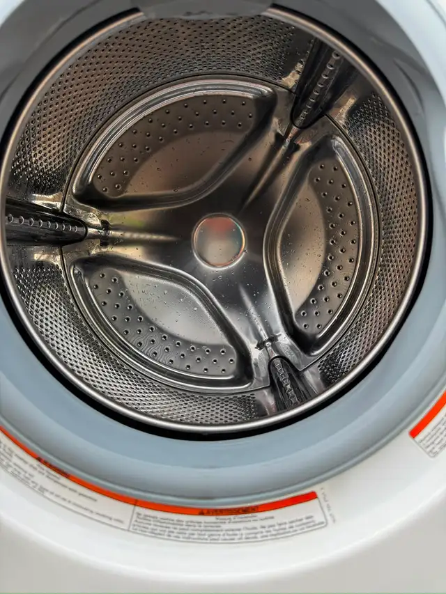 24” WHIRLPOOL WASHER & DRYER SET ELECTRIC FRONT LOAD STACKABLE  in Washers & Dryers in City of Toronto - Image 6