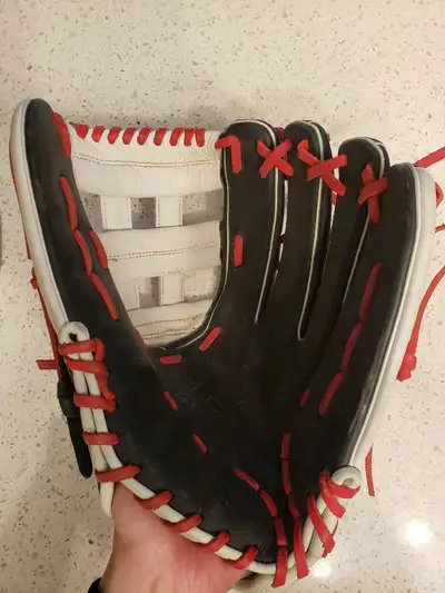 Miken 13.5" Softball Glove RHT, View more