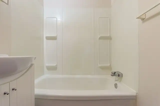 Bright One Bedroom Apartment Near Downtown Sudbury in Long Term Rentals in Sudbury - Image 8