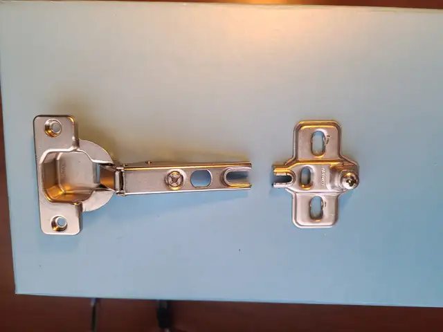 Cabinet hinges. Used. Various styles490890683535206401