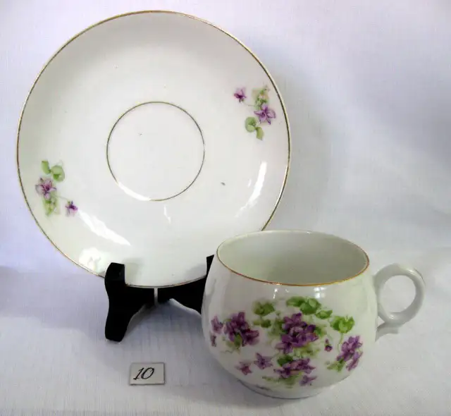 ENSEMBLE DE TASSES/SOUCOUPES PORCELAINE ANGLAISE VOTRE CHOIX. in Arts & Collectibles in West Island - Image 9