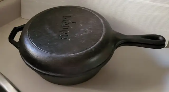 Vintage Lodge Cast Iron Dutch Oven Deep Fry Pan Combo - 3 - 8CF in Kitchen & Dining Wares in Oshawa / Durham Region - Image 5