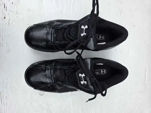 Men's 9-1/2 Baseball Shoes in Baseball & Softball in Norfolk County - Image 3
