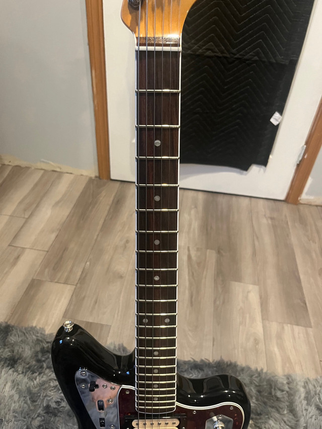 Fender Jaguar Kurt Cobain edition  in Guitars in Sarnia - Image 3