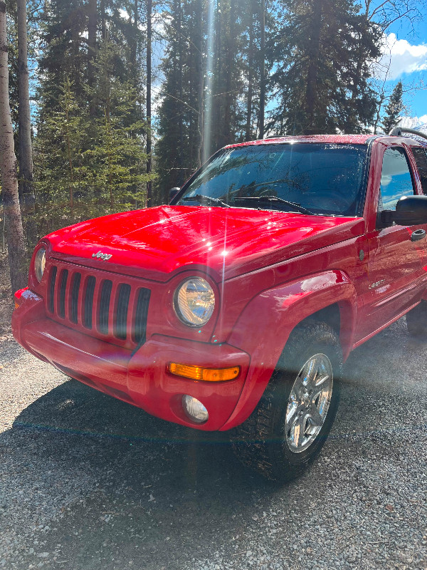 4x4 Jeep Liberty Limited, 2004. in Cars & Trucks in Whitehorse - Image 2
