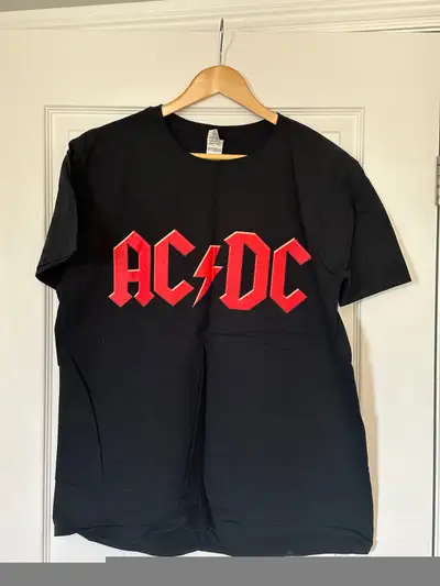AC⚡️DC Concert T-Shirt Large, View more