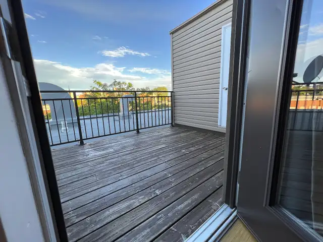2 Floor Condo Apartment w/ Private Roof Top Terrace –MUST SEE in Long Term Rentals in City of Montréal - Image 10