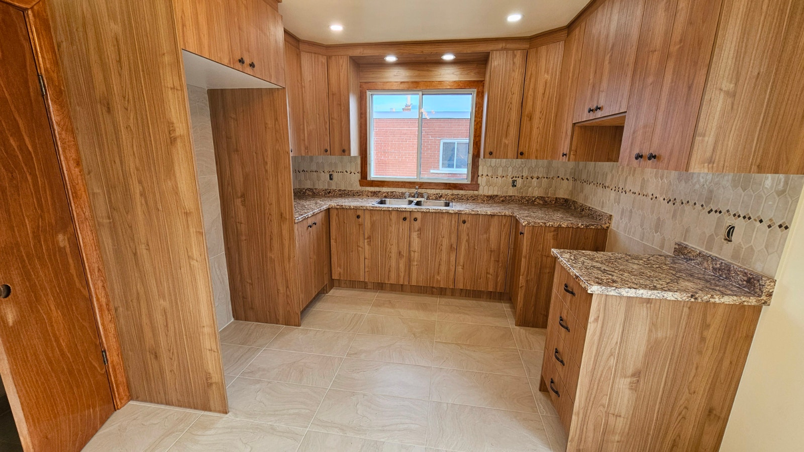 Spacious 4 ½ in Saint Leonard - St Leonard near Anjou Montréal — photo 2