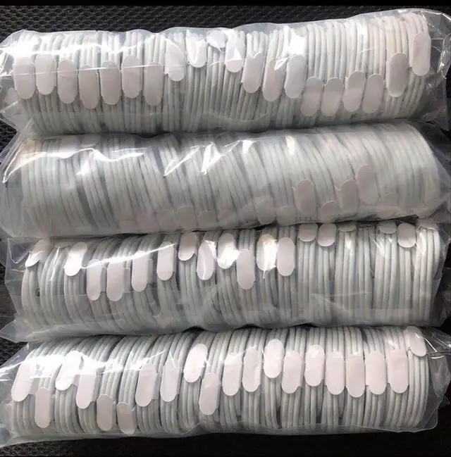 FAST CHARGER Lightning to usb 100 cables ONLY $70!63009267660163121