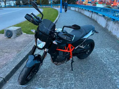- 26,800 km - Legendary LC4 Motor / ABS / Brembo Brakes / WP Suspension - 3 ride by wire modes, rain...