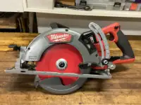MILWAUKEE M18 FUEL BR. 7 1/4” WORMDRIVE SAW and 9.0 AH BATTERY