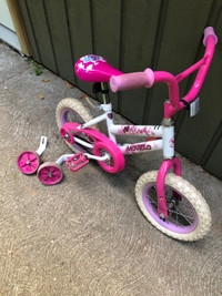 Girls bike with training wheels 