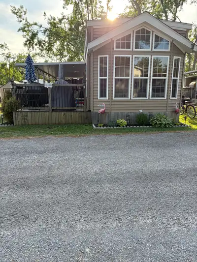 For Sale: 2011 Woodland Muskoka Park Model – Turnkey & Ready to Enjoy! Site 279 on Birch | 45’ x 12’...