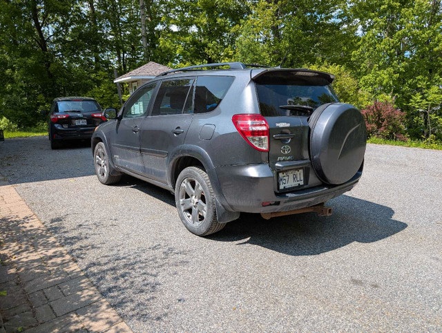 Toyota RAV4 V6 Sport in Cars & Trucks in Gatineau - Image 2