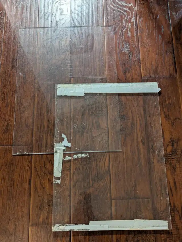 5 Used Assorted Size Good Solid Clear Plexiglass/Acrylic Sheets in Windows, Doors & Trim in London - Image 8