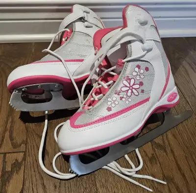 Barely used skates, View more