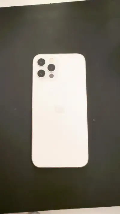 Excellent condition. -128gb -80% battery capacity -Very good condition, hardly anything wrong with t...