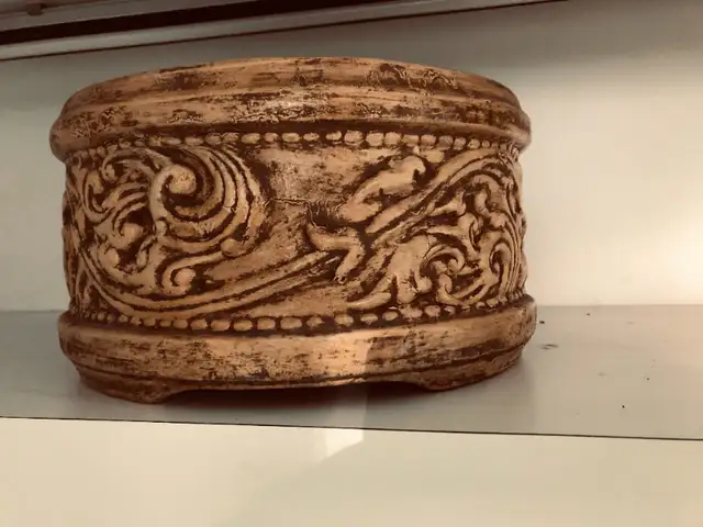 Cache pot très décoratif en poterie in Other in Granby - Image 3