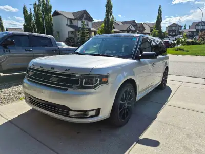 The best family car. 7 seats, wide, smooth, powerful vehicle. New tires, windshield and changed engi...