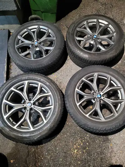 Selling a OEM BMW 19" winter tire package. Comes with 265/50R19 Pirelli Scorpion winter run flat tir...