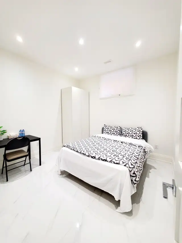Room for Rent next to Lawrence West subway station & Yorkdale in Room Rentals & Roommates in City of Toronto - Image 6