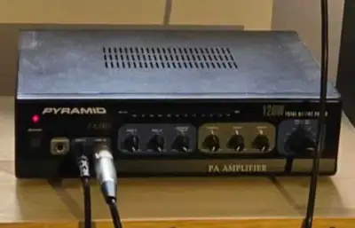 1 Ampli : Pyramid PA Amplifier / PA 205 - 120 W2 Speakers Sony, View more