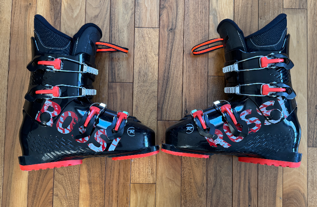 Rossignol J4 Junior  Ski Boots in Ski in Strathcona County - Image 2