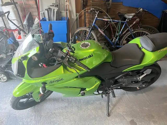 2012 Kawasaki Ninja 250 CLG in Sport Bikes in City of Toronto - Image 3