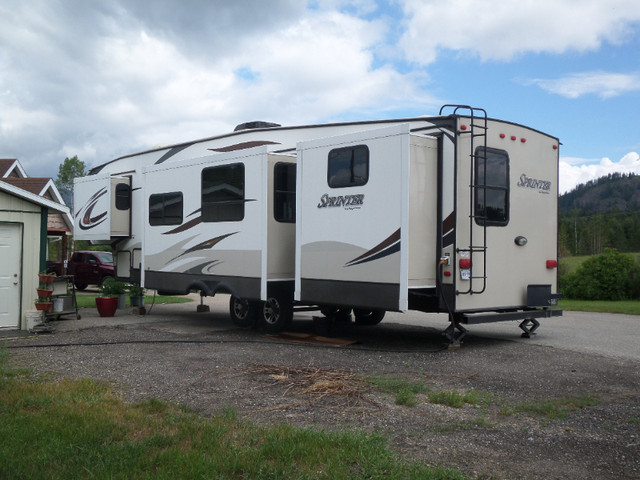 Copper Canyon Sprinter by Keystone fifth wheel RV in Travel Trailers & Campers in Vernon