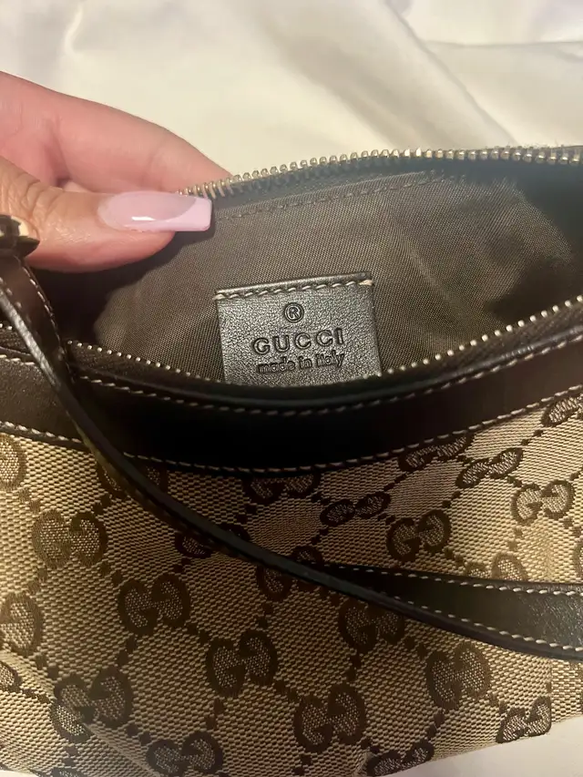 90s Vintage Gucci Lovely Heart Charm Pochette63611957754753121