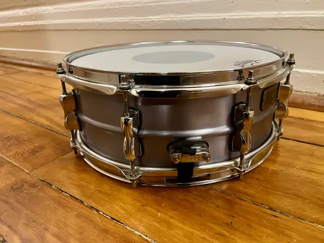 Tama SLP Classic Dry Aluminum 14x5.5 Snare Drum in Drums & Percussion in City of Toronto - Image 5