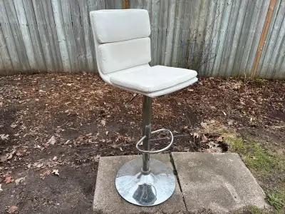 Synthetic leather bar stool with adjustable height