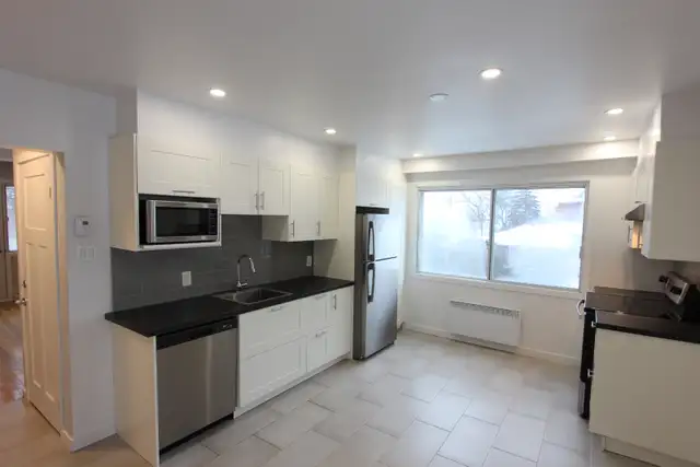 Haut de duplex, 1er juillet, semi-meublé