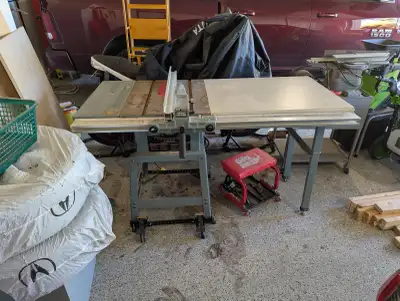 Delta Table Saw, Selling because I do not use it anymore Works well, easily breaks down to move. Com...