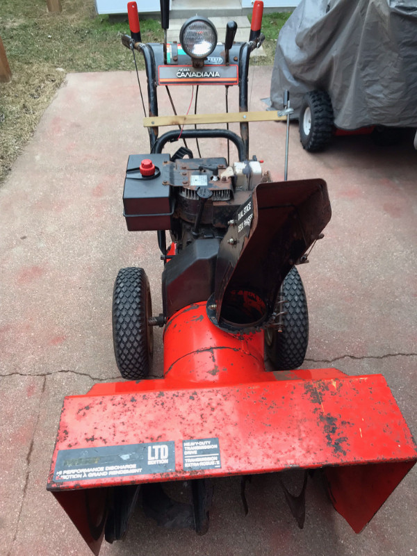 8 HP27 inch Noma Canadiana Snowblower Snowblowers Kitchener