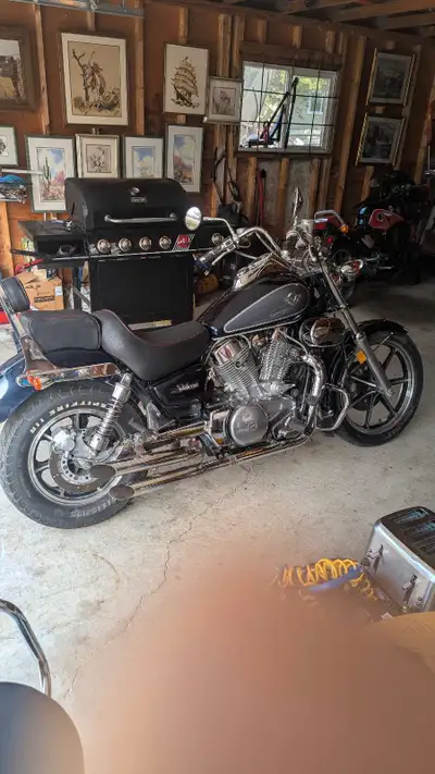Located in Regina. For sale is a 1994 Kawasaki Vulcan 1500, a classic cruiser known for its reliabil...