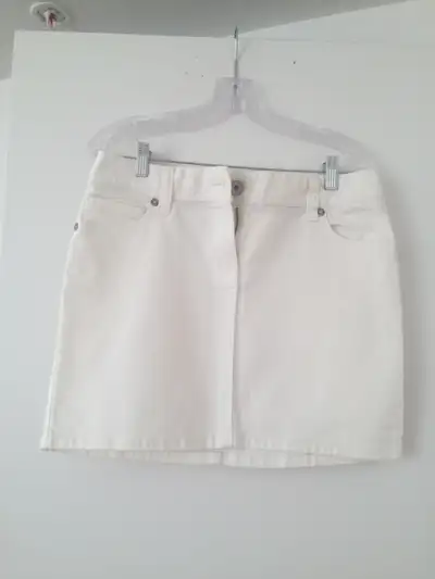 TOMMY HILFIGER JEAN MINI SKIRT, SZ. 4, NEW, NEVER WORN,, View more