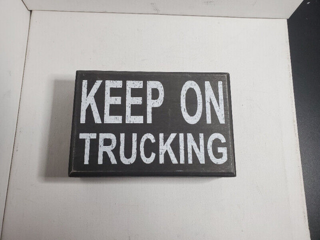 Keep On Trucking 6"x4" Motivational Wall Art Decor Box brand new dans Autre  à Ouest de l’Île