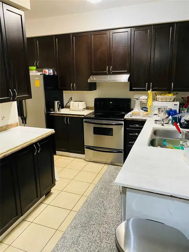 York university village room for rent in Room Rentals & Roommates in City of Toronto - Image 3