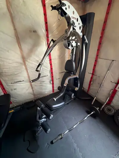 Universal Gym - great condition, fully working $300 OBO