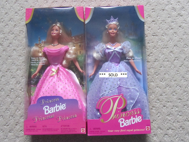 Princess Barbie or Kelly Nostalgic Favorites Giftset - BNIB in Toys & Games in Kitchener / Waterloo - Image 2