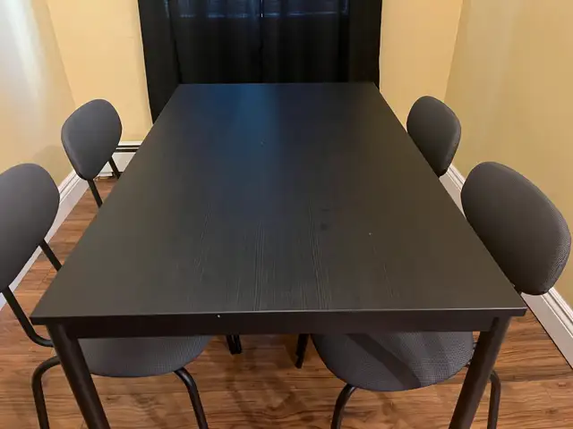 Dining Table & Chairs in Dining Tables & Sets in City of Halifax - Image 3